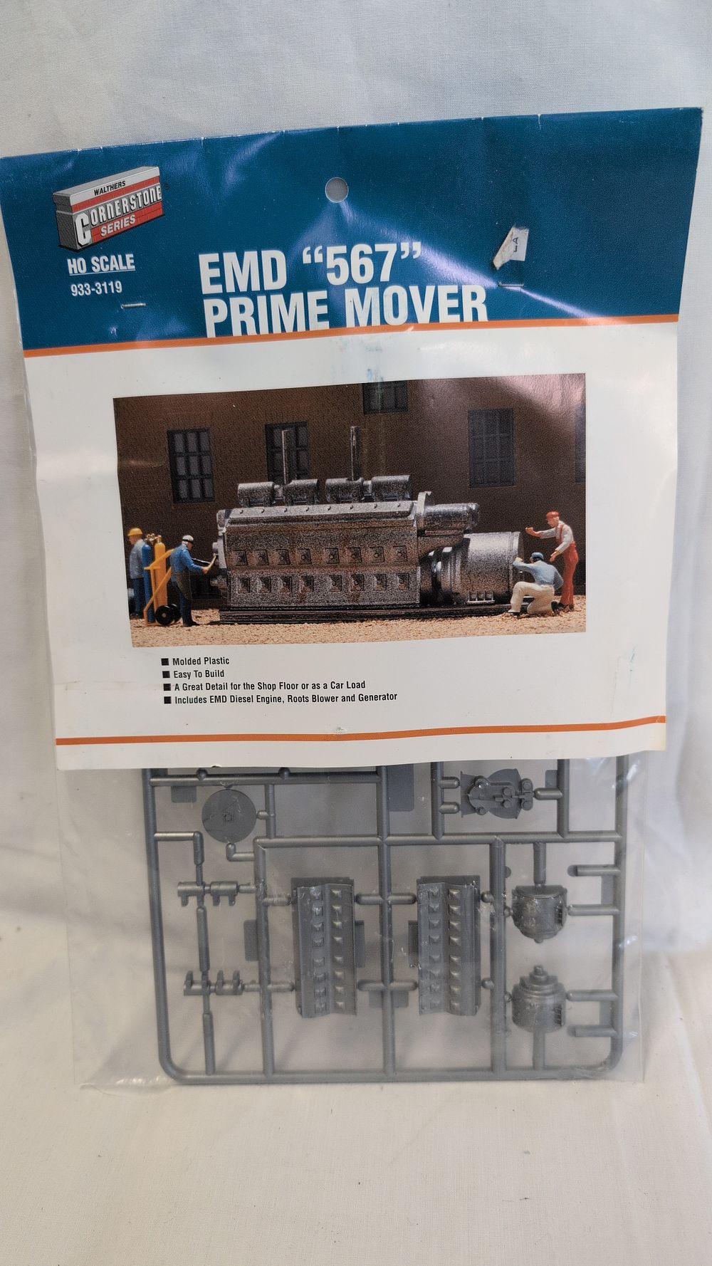 Lot 299: Walthers Cornerstone Series HO Scale EMD 567 Prime Mover Model Kit 933-3119