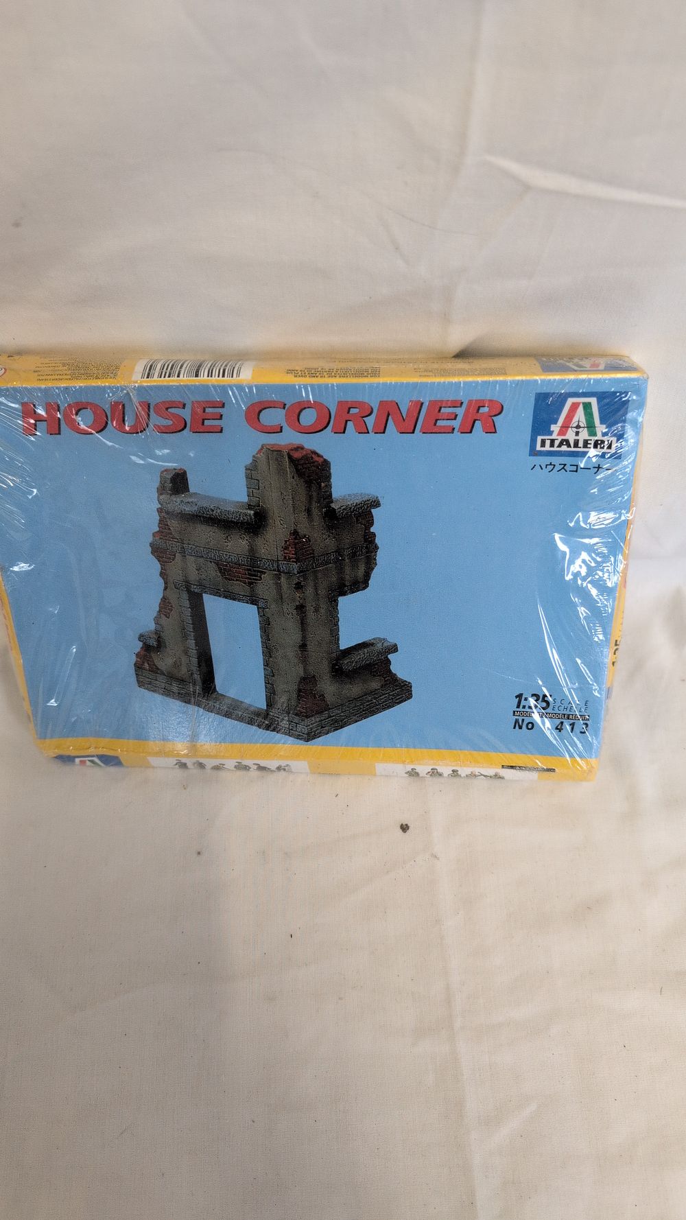 Lot 345: Italeri 1:35 Scale Plastic Model Kit House Corner No 413