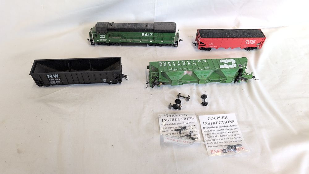 Lot 351: A Group of HO Scale Model Railway Rail Vehicles and Accessories
