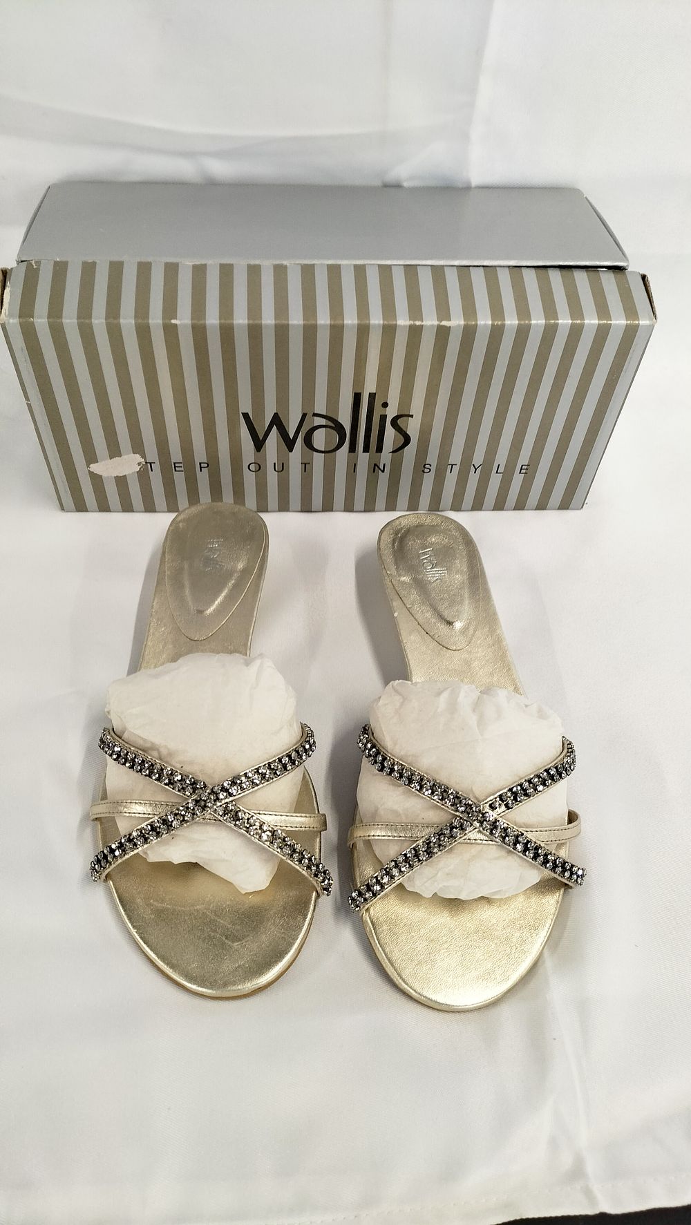 Lot 421: A Pair of Wallis Sam Diamante ML Gold Tone Sandals Size UK 6