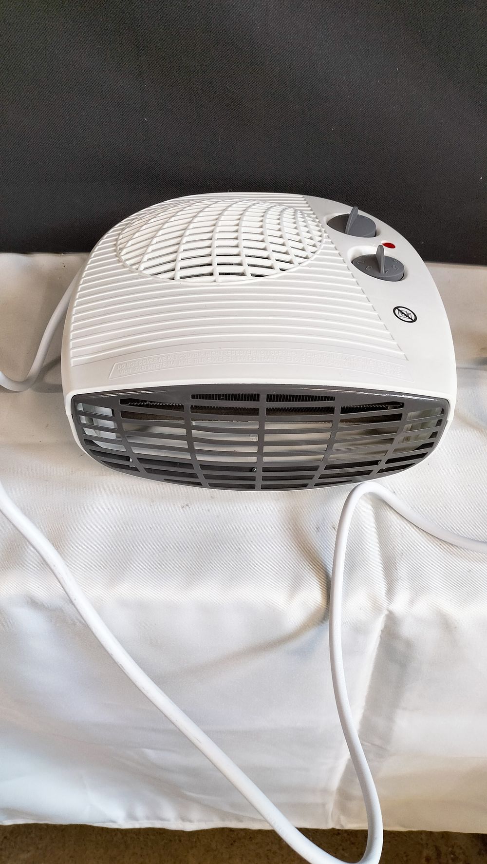 Lot 567: Ningbo Tianhua FH-202 Portable Electric Fan Heater, tested for power.