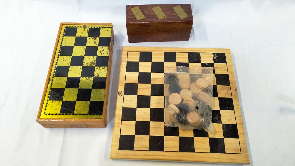 Lot 612: A Collection of Vintage Tabletop Game Sets including Chess, Draughts, and Dominoes