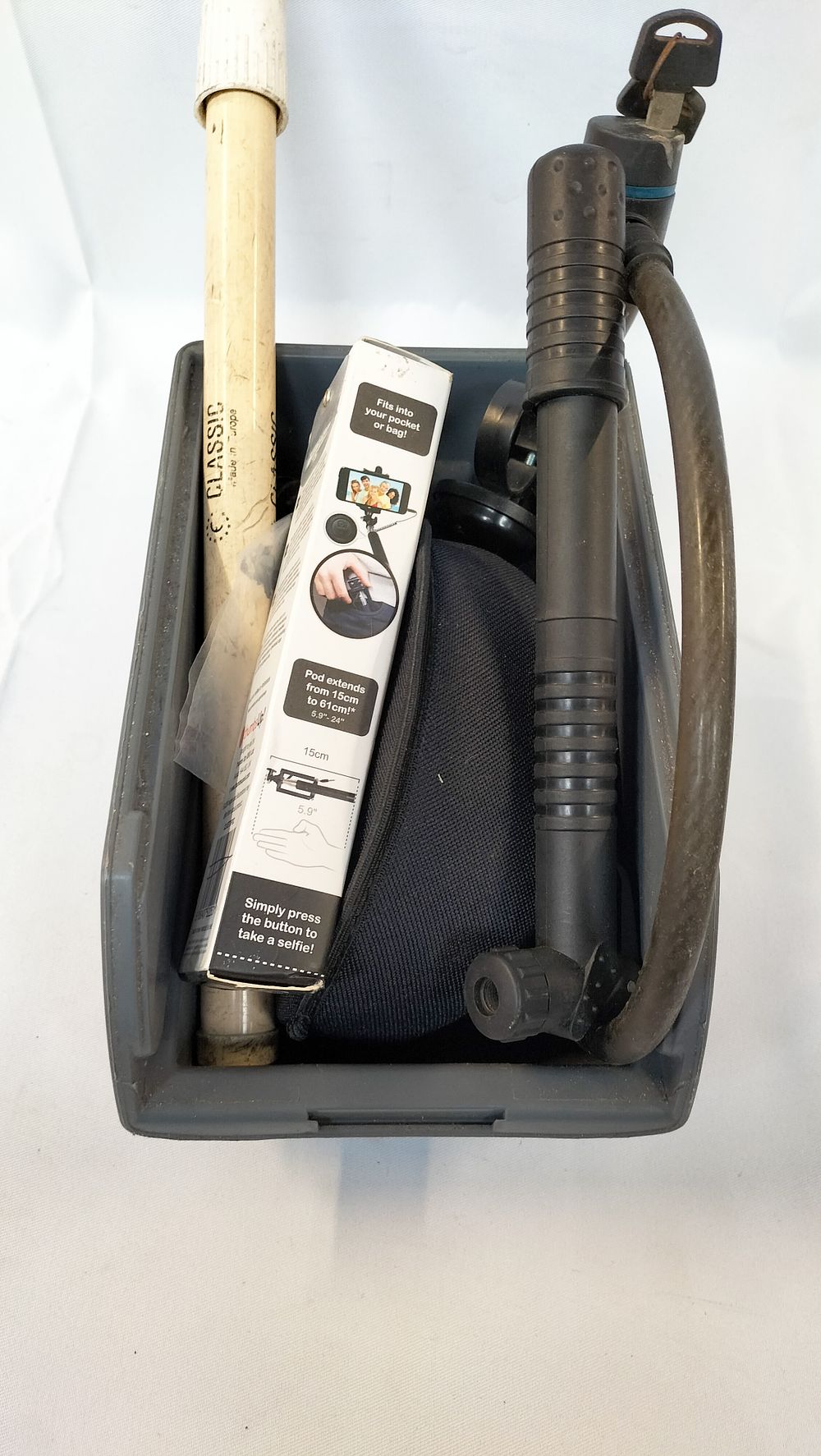 Lot 621: A Collection of Bicycle Accessories and Maintenance Tools including Muddyfox Eyewear and Pumps