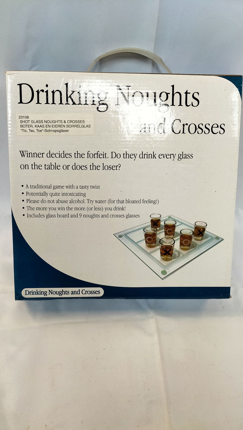 Lot 630: Drinking Noughts and Crosses Shot Glass Game Set in Original Box