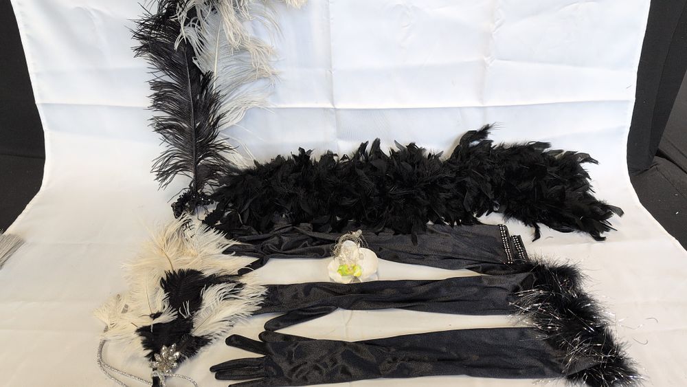 Lot 162: A Collection of 1920s Style Flapper Costume Accessories