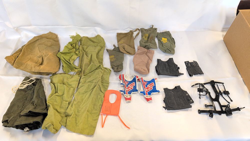 Lot 287: A Group of Vintage Palitoy Action Man Accessories and Equipment