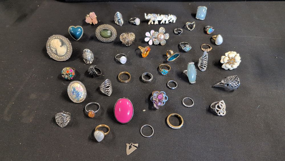 Lot 380: An Assortment of Costume and Fashion Jewellery including Rings and a Pendant