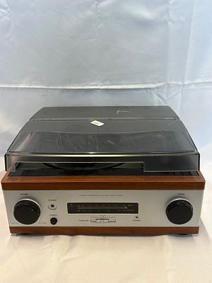DERENS Model 40750 Stereo Integrated Turntable Amplifier with AM/FM Radio Tuner. A Derens Model 