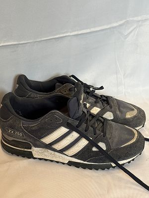 A Pair of Adidas Originals Men's ZX 750 Trainers in Charcoal Grey and White Size UK 9.5. A pair 