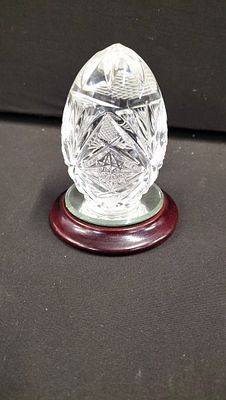 Mayflower Glass Cut Lead Crystal Egg Paperweight on Mirrored Wooden Stand. A Mayflower Glass 