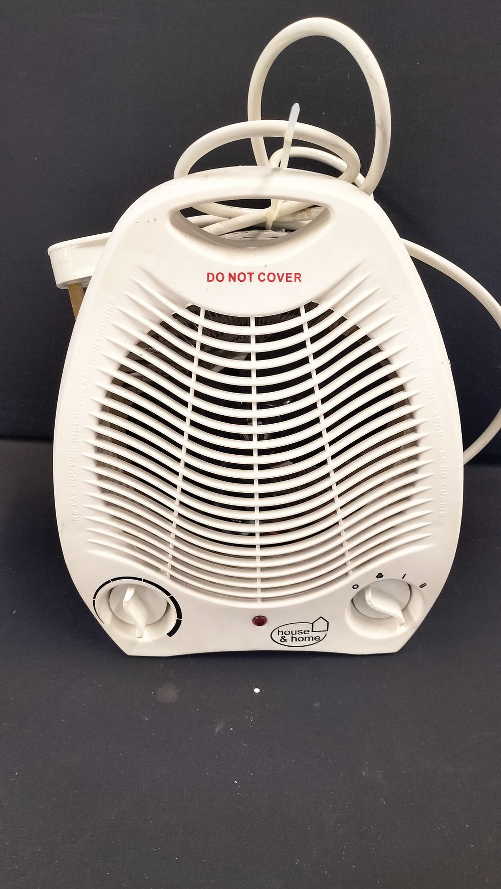 Lot 478: House & Home 2000W Portable Upright Fan Heater Model NSBK-82