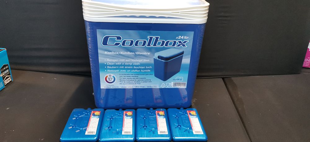 Lot 564: ConnaBride 24 Litre Coolbox and a Group of Freez Board Ice Packs