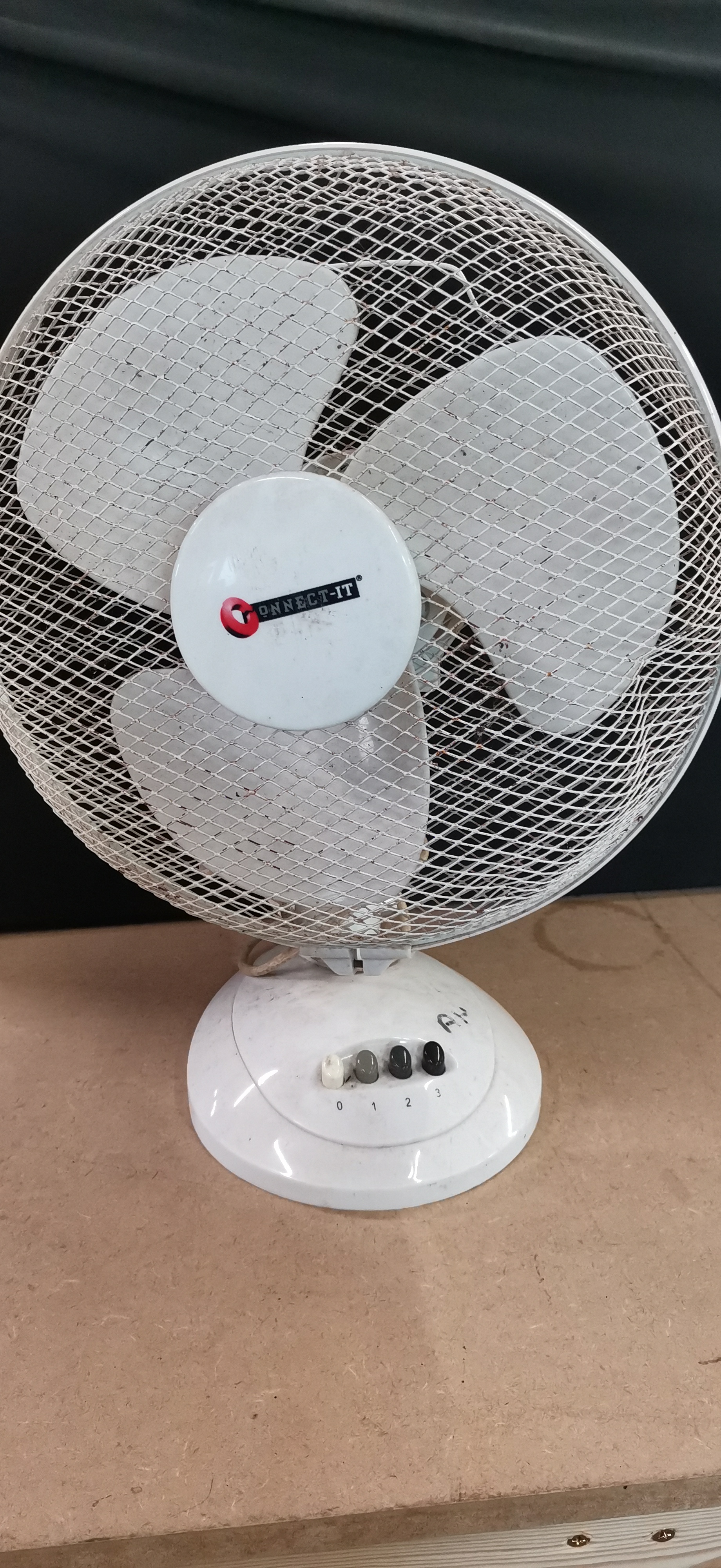 Connect-It Three-Speed Oscillating Desk Fan. Tested for Power