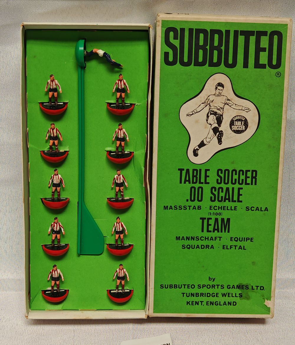 Vintage Subbuteo Heavyweight Team Ref. #9. Southampton, Brentford, Derry City, Exeter City, Lincoln City, Sheffield Utd.