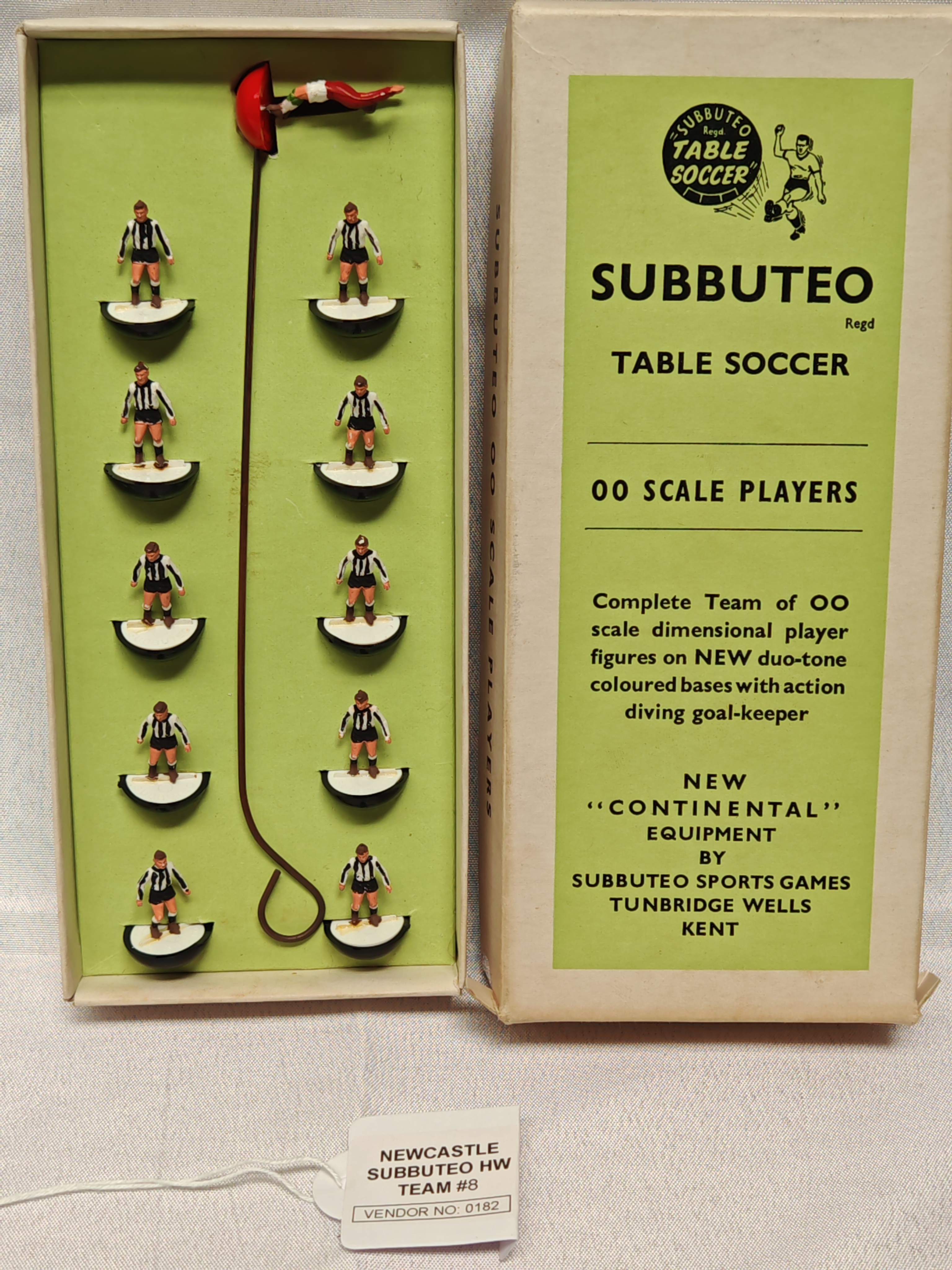 Vintage Subbuteo Heavyweight Team Ref. #8 Newcastle United