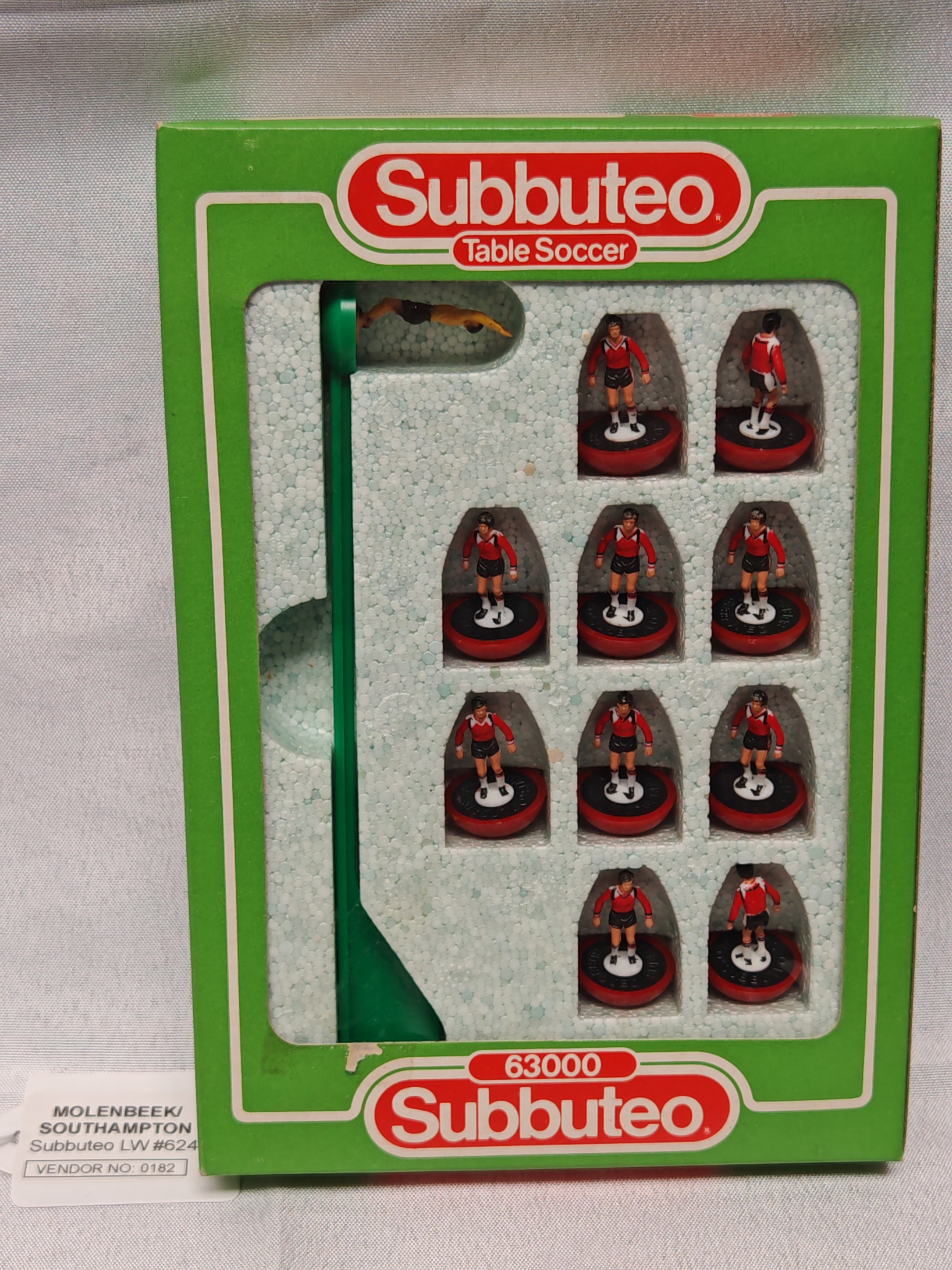 Subbuteo Lightweight Team Ref #624 Molenbeek (Belgium), Southampton.