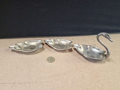 A Trio of Silver-Plated Nesting Swan-Form Ashtrays