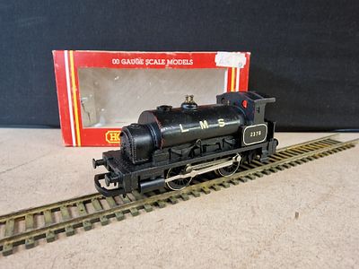 Hornby OO Gauge LMS Black 0-4-0 Saddle Tank Locomotive No. 2378