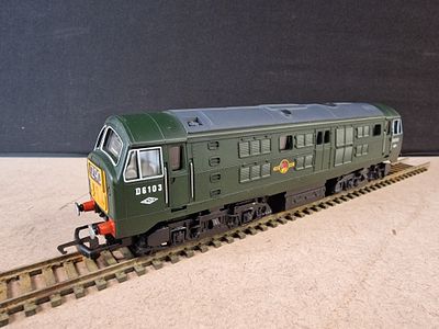 Hornby OO Gauge Class 29 Diesel Locomotive D6103 in BR Green