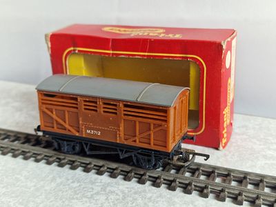Tri-ang Railways OO Gauge Cattle Wagon M3712 Boxed