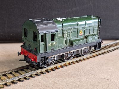 An OO Gauge 0-6-0 Diesel Shunter in the style of Tri-ang Hornby