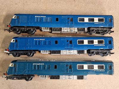 Three Tri-ang Hornby OO Gauge Blue Pullman Power Cars