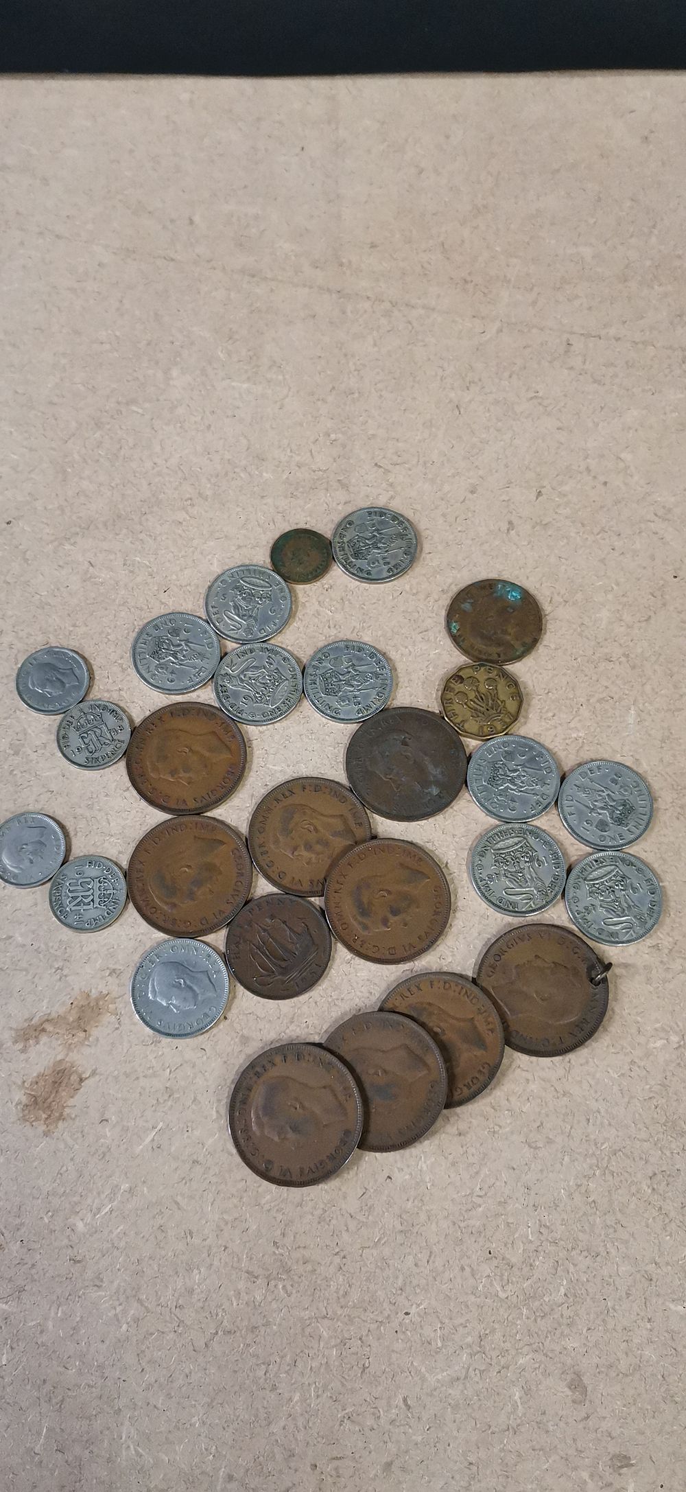 Lot 158: A Group of UK Pre-Decimal Coins, Reign of King George VI