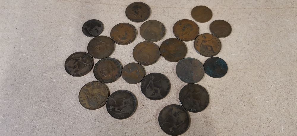 Lot 162: A Collection of UK George V Bronze One Penny Coins