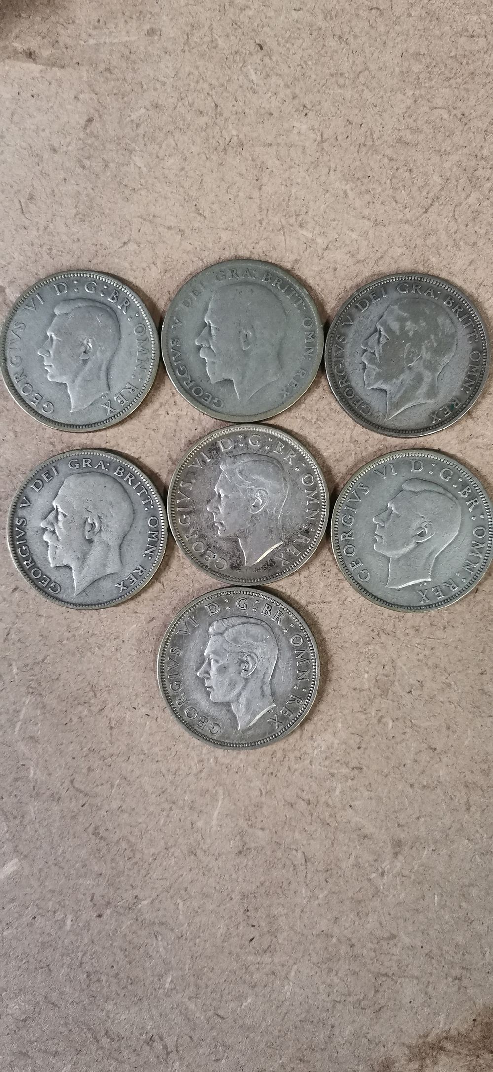 Lot 166: A Group of UK Silver Half Crowns, George V and George VI