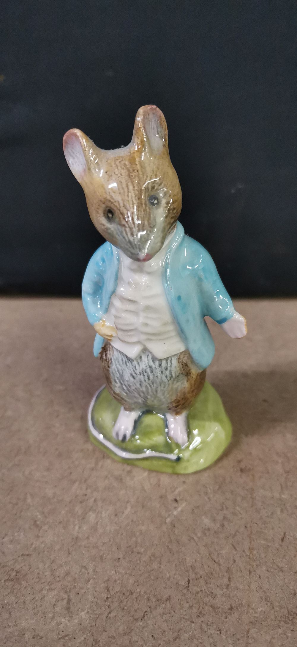 Lot 181: Beswick Beatrix Potter Johnny Town-Mouse porcelain figurine