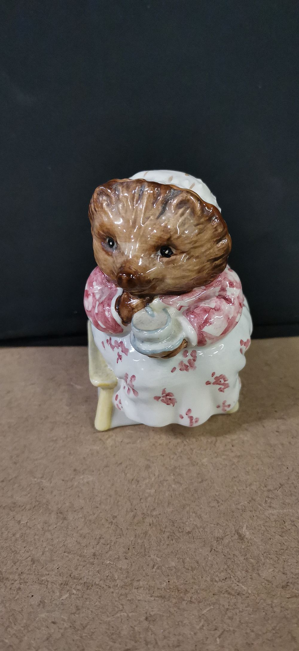 Lot 187: Beswick Beatrix Potter Mrs. Tiggy Winkle Takes Tea Figurine