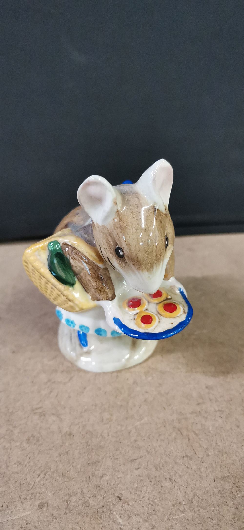 Lot 188: Beswick Beatrix Potter Appley Dapply Porcelain Figurine