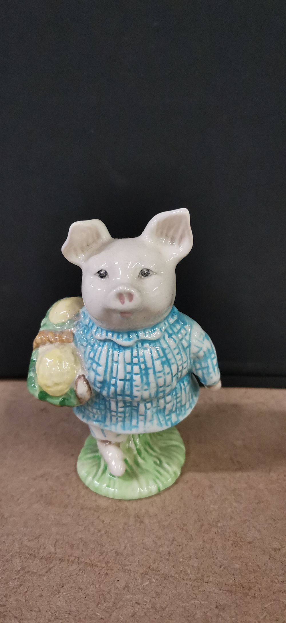 Lot 190: Beswick Beatrix Potter Little Pig Robinson Ceramic Figurine
