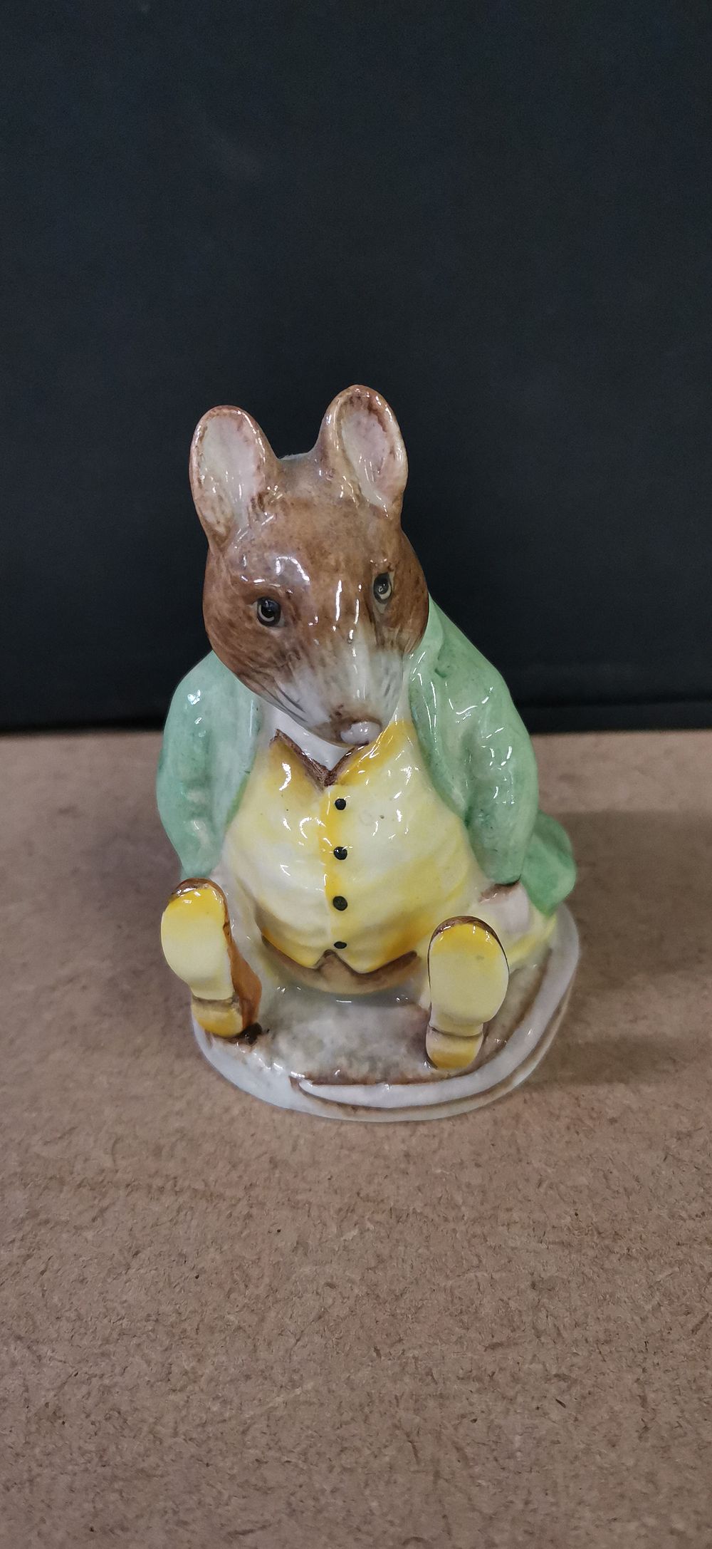 Lot 197: A Beswick Beatrix Potter ceramic figurine of Samuel Whiskers