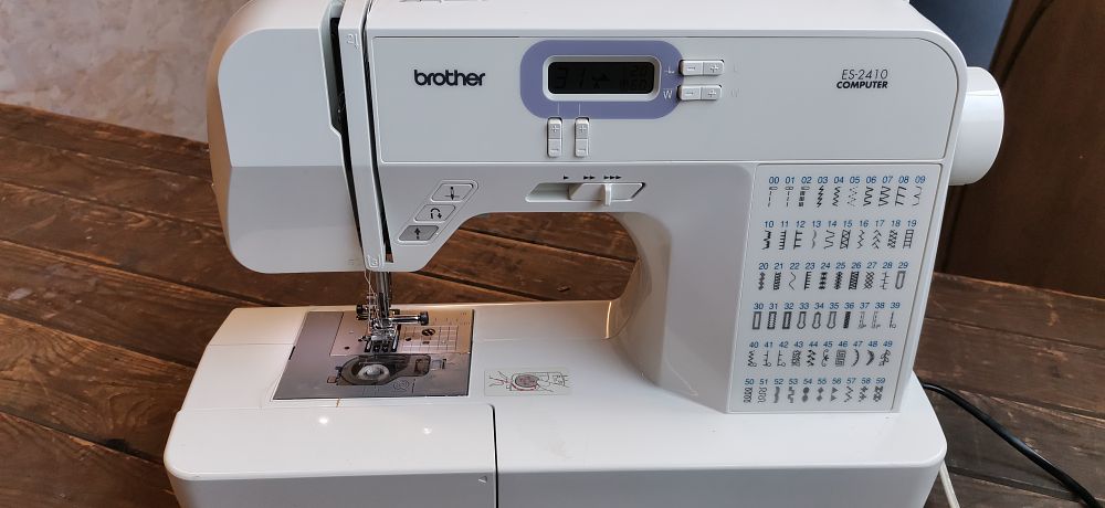 Lot 200: Brother ES-2410 Computerised Sewing Machine and Accessories