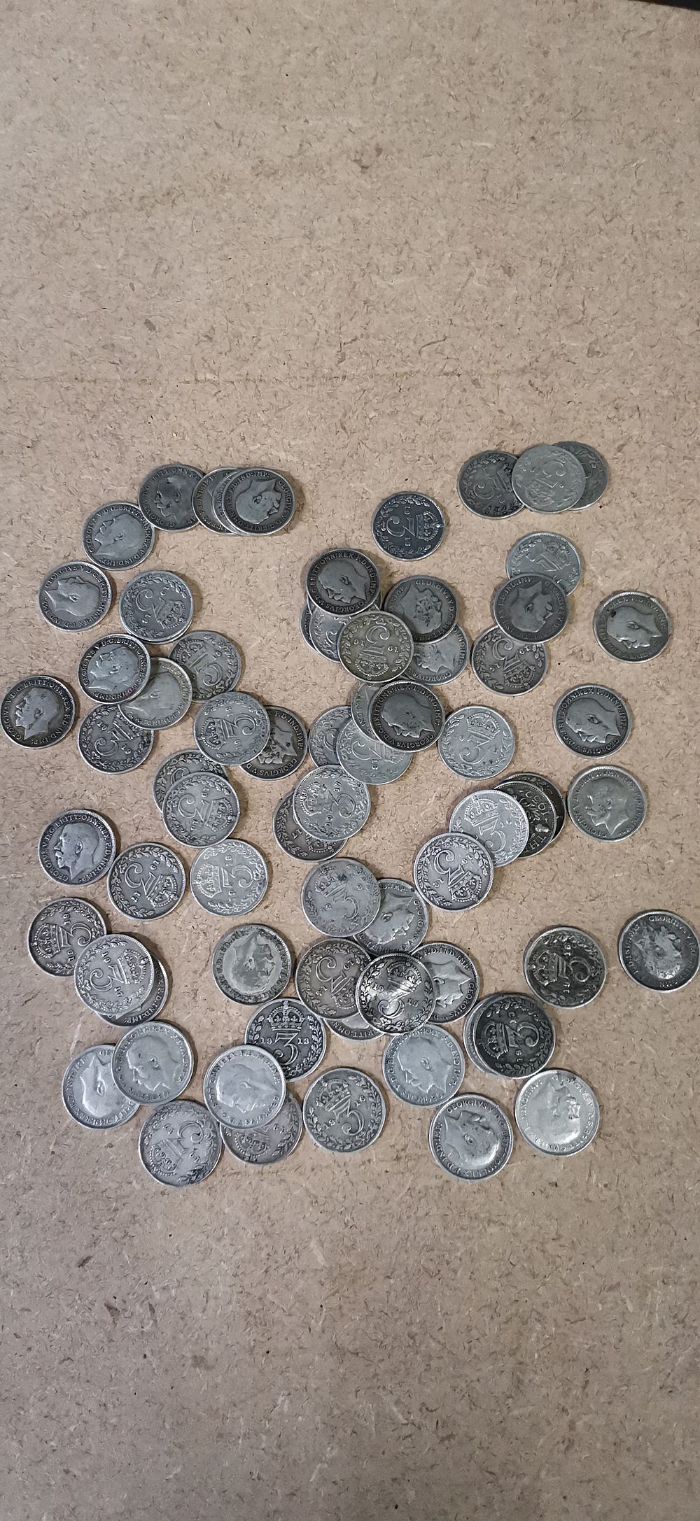 Lot 212: A Collection of UK Silver Threepence Coins, George V and George VI