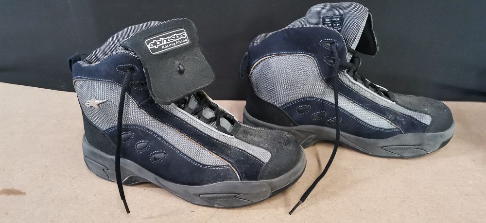 Lot 216: A Pair of Alpinestars Racing Ahead Suede and Mesh Motorcycle Riding Boots. EUR Size 44
