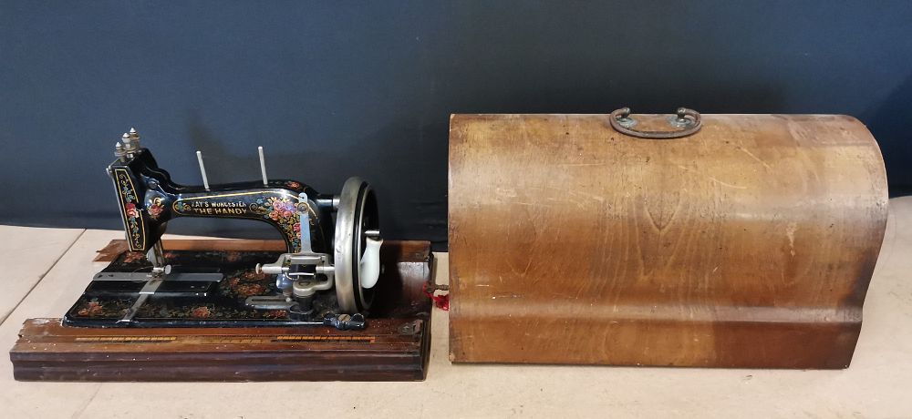 Lot 223: Kay's Worcester The Handy Hand-Crank Transverse Shuttle Sewing Machine with Case