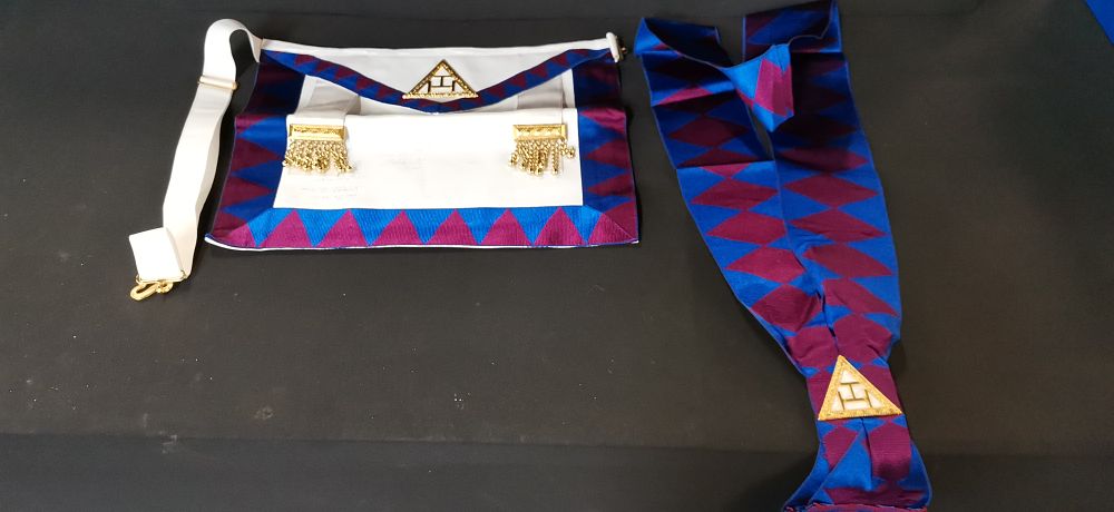Lot 283: A Pair of Royal Arch Masonic Regalia Items Comprising an Apron and Sash