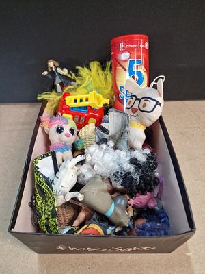 An Assortment of Modern Collectible Toys and Plush Including 5 Second Rule Game Components