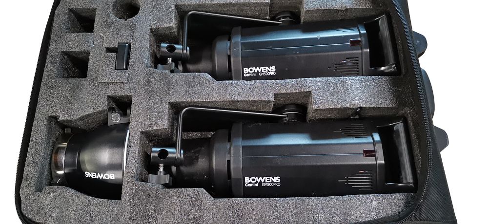 Lot 493: A Pair of Bowens Gemini GM500PRO Professional Studio Flash Heads with Pulsar Trigger and Case