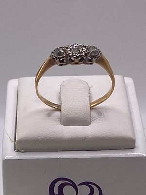 An 18ct yellow gold 3 stone diamond ring, 1.7 grams approx weight, size N