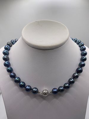 A 14ct white gold clasp grey pearl necklace, 6mm - 7mm pearls, 16 inch length,