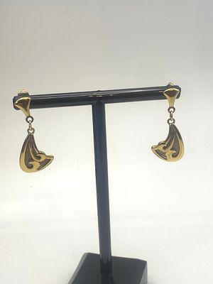 A pair of 9ct yellow & white gold drop earrings, 30mm drops, 2.8 grams in weight approx