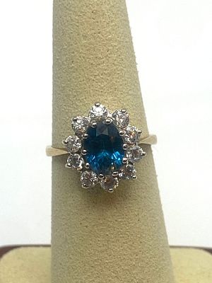 A 9ct yellow gold cz ring, size L, approx weight 3 grams