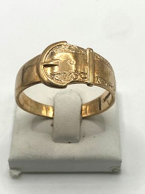 A 9ct yellow gold Victorian style signet ring, size Z+2, approx weight 5.2 grams approx