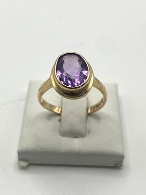 A 9ct yellow gold amethyst ring, size L, weight approx 2.8 gams