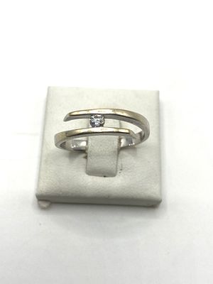 An 18ct white gold diamond set dress ring, size N, 2.6 grams approx weight