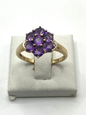 A 9ct yellow gold amethyst dress ring, Size P, 2.7 grams approx weight