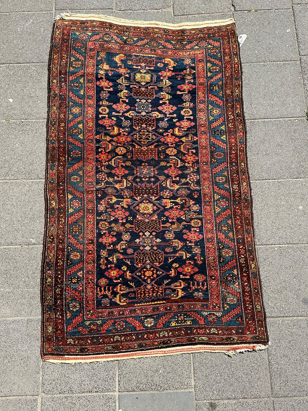 Kurdestan. A vintage Persian Kurdestan carpet, hand-knotted, circa 1920. Dimensions: 210*123 cm .